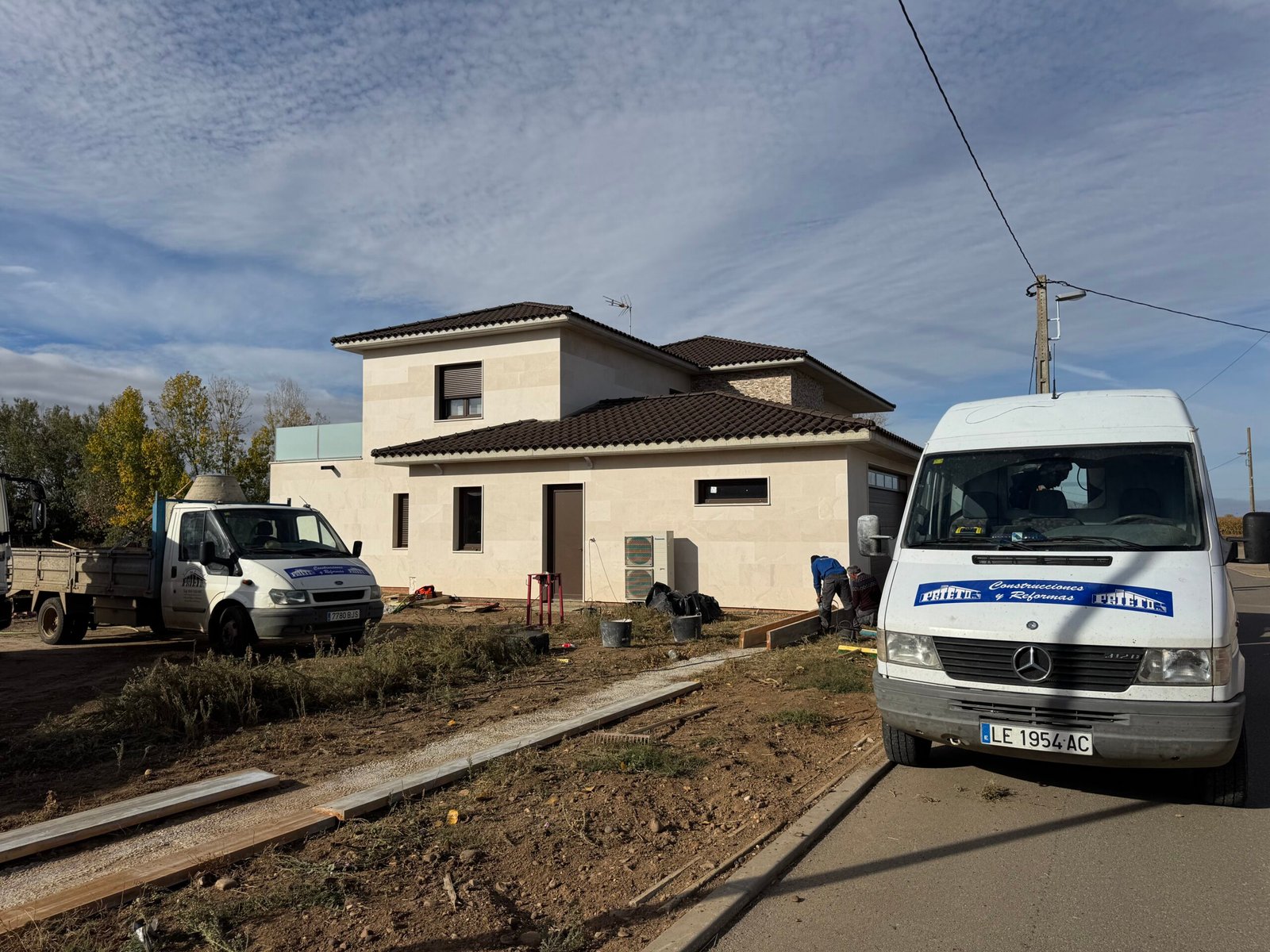 Construcción de vivienda unifamiliar en Antoñanes, León, por Construcciones Prieto
